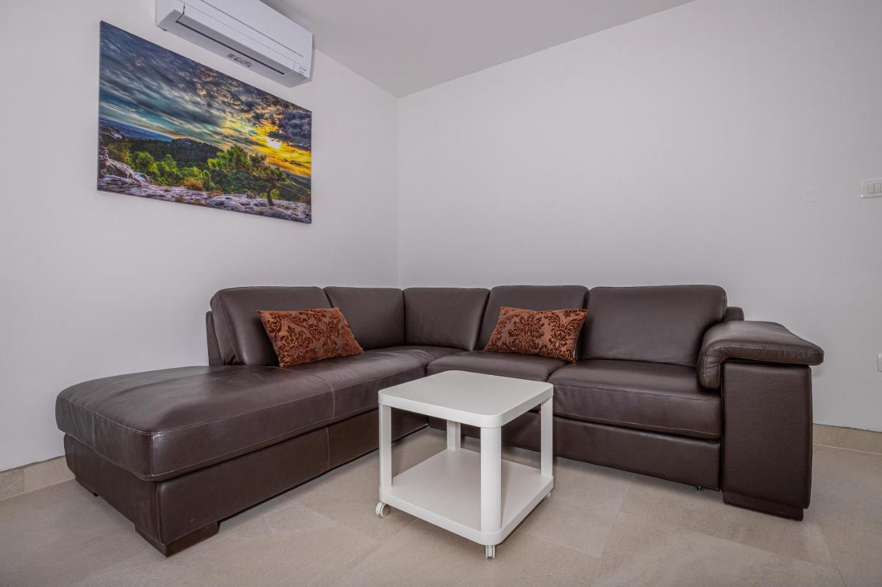 Apartmani Kecman Crikvenica Exterior foto