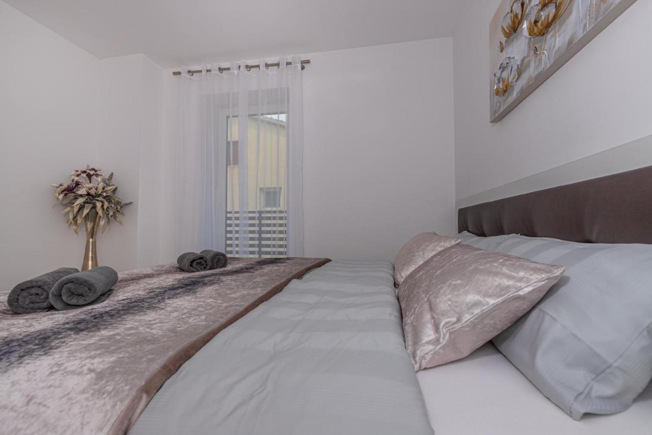 Apartmani Kecman Crikvenica Exterior foto
