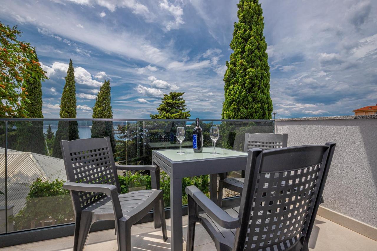 Apartmani Kecman Crikvenica Exterior foto