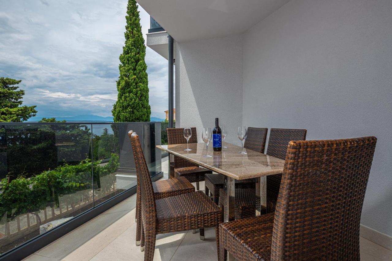 Apartmani Kecman Crikvenica Exterior foto