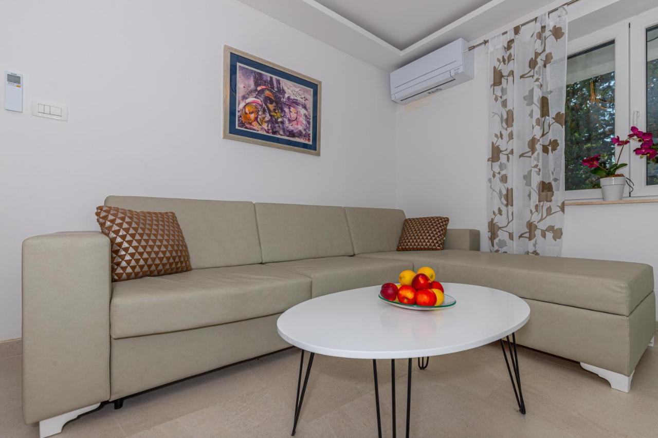 Apartmani Kecman Crikvenica Exterior foto